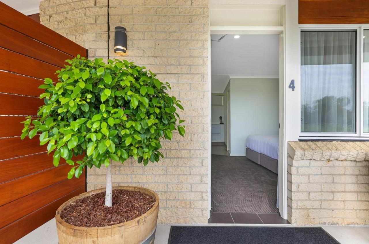 The Duck Inn Apartments Тамуърт Екстериор снимка