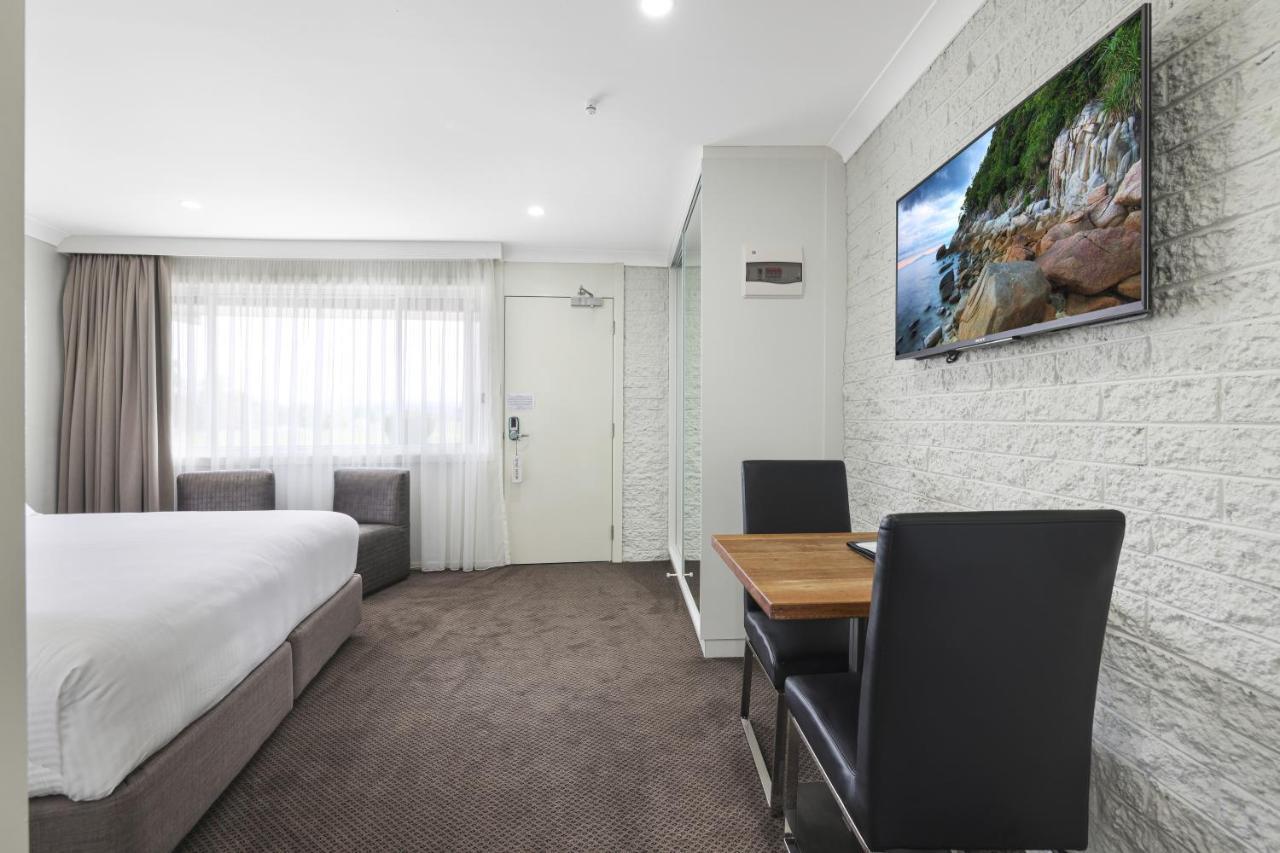The Duck Inn Apartments Тамуърт Екстериор снимка